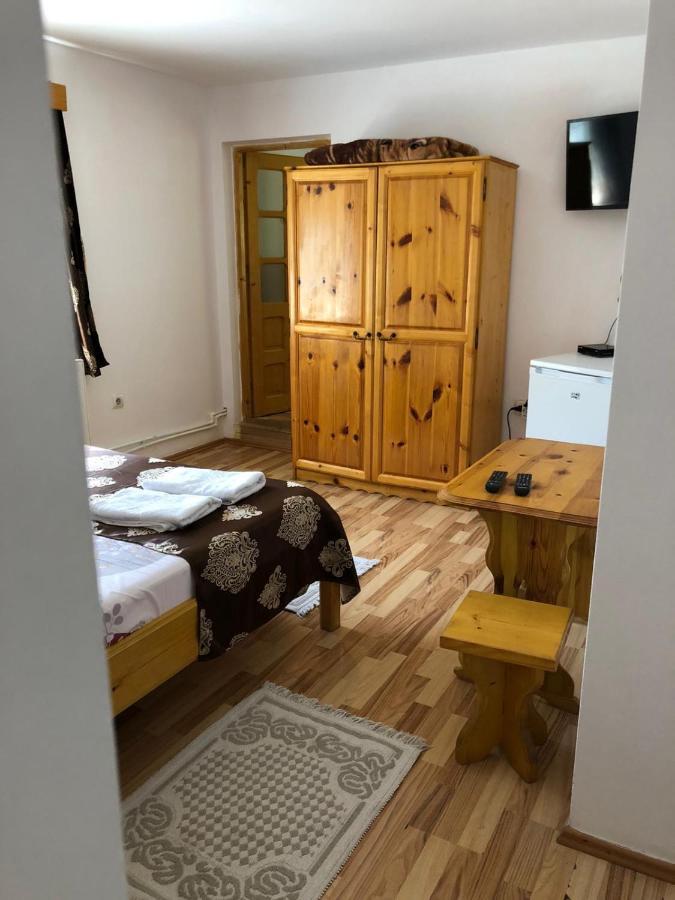 Pensiunea Cerbul Lacul Roşu Exterior foto